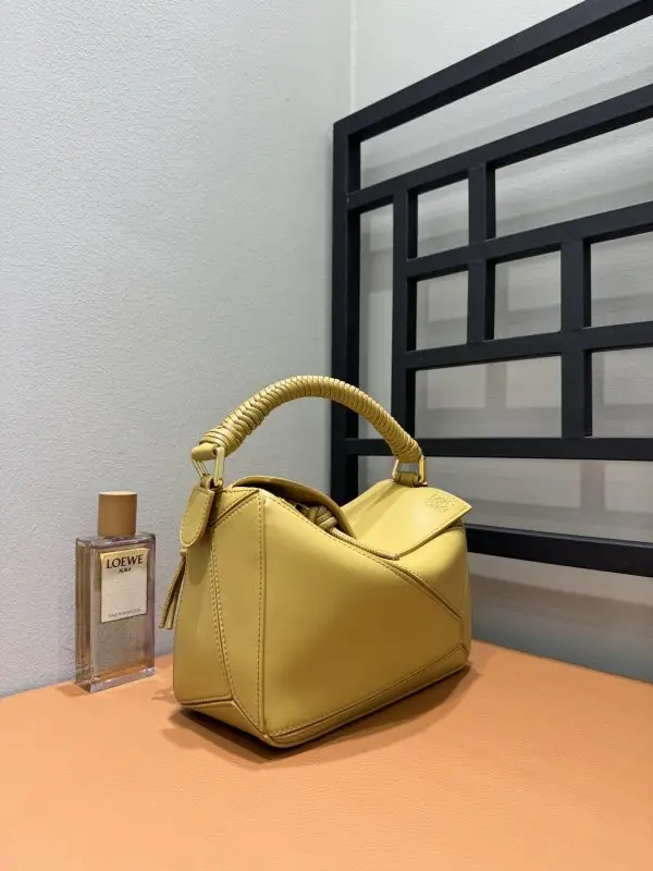 Loewe Сумка Puzzle кожаная 24 см — Фото 2