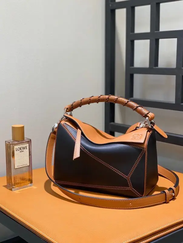 Loewe A bag Puzzle leather 24 cm — Photo 2