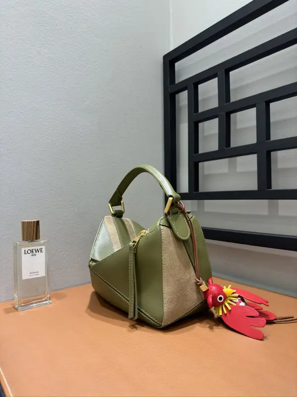 Loewe A bag Puzzle leather 24 cm — Photo 3