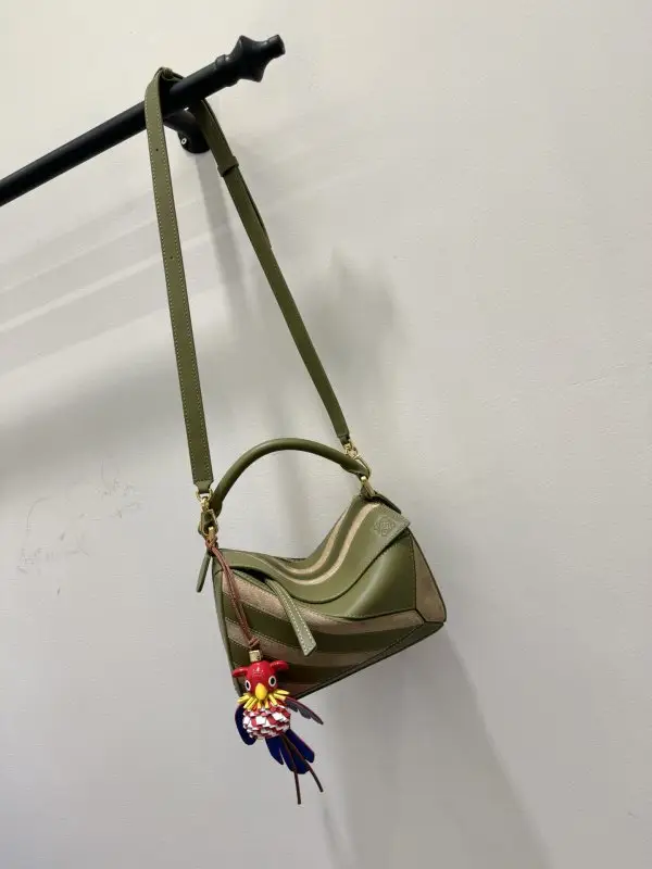 Loewe A bag Puzzle leather 24 cm — Photo 4