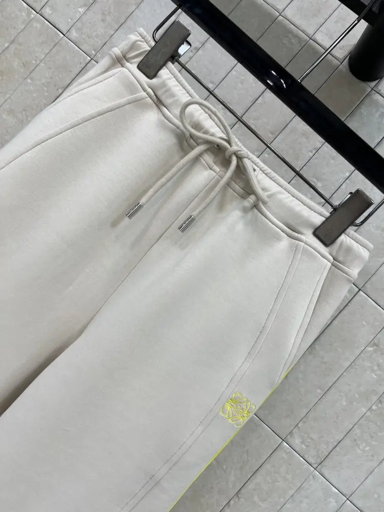 Loewe Костюм жіночий — Фото 4