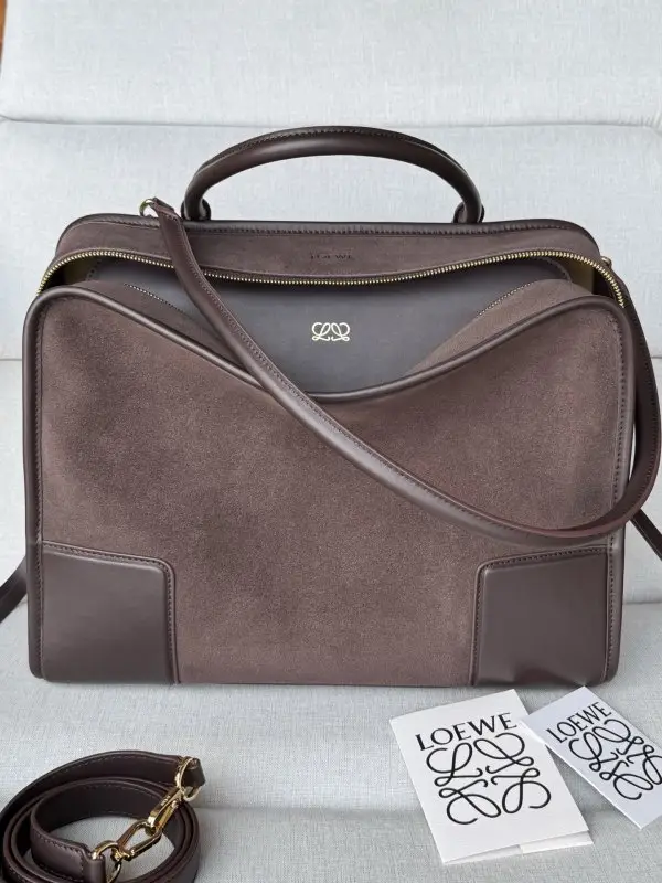 Loewe — Велика замшева сумка LOEWE Amazona 180 35 см