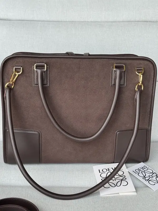 Loewe Велика замшева сумка LOEWE Amazona 180 35 см — Фото 3