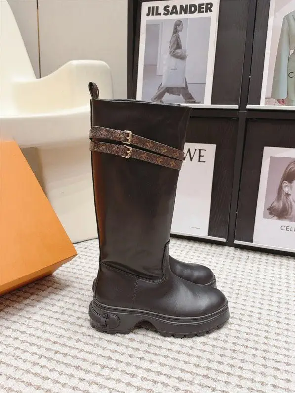 Loewe — Високі чоботи з заокругленим носком і поясом