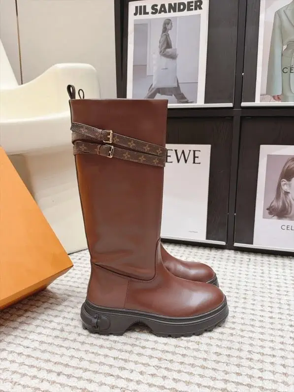 Loewe — Високі чоботи з заокругленим носком і поясом