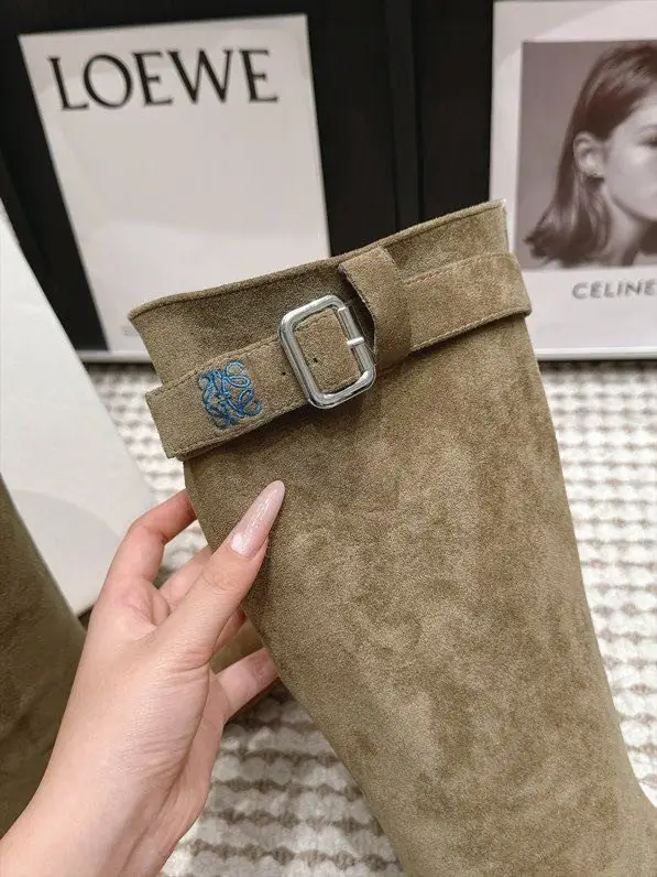 Loewe Високі чоботи з заокругленим носком і поясом — Фото 2