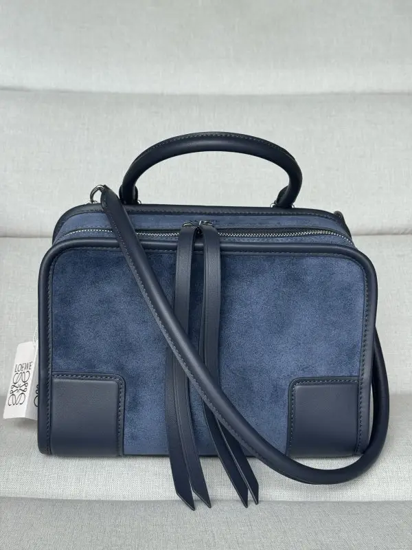 Loewe — Шкіряна сумка LOEWE Amazona 180 24 см