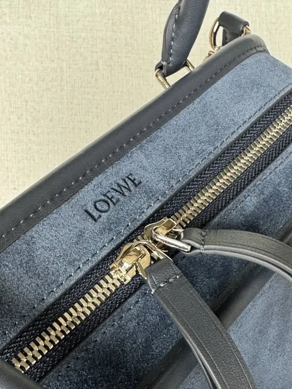 Loewe Leather a bag LOEWE Amazona 180 24 cm — Photo 3
