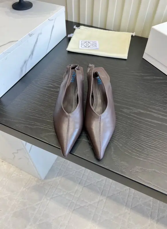 Loewe — Туфлі з відкритої п'ятою і гострим носком