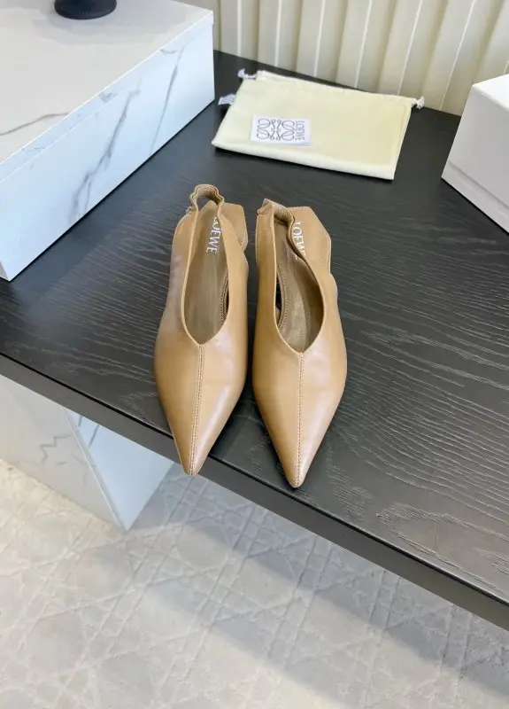 Loewe — Туфлі з відкритої п'ятою і гострим носком