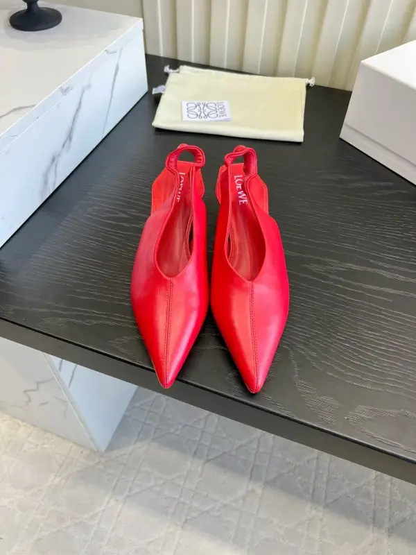 Loewe — Туфлі з відкритої п'ятою і гострим носком
