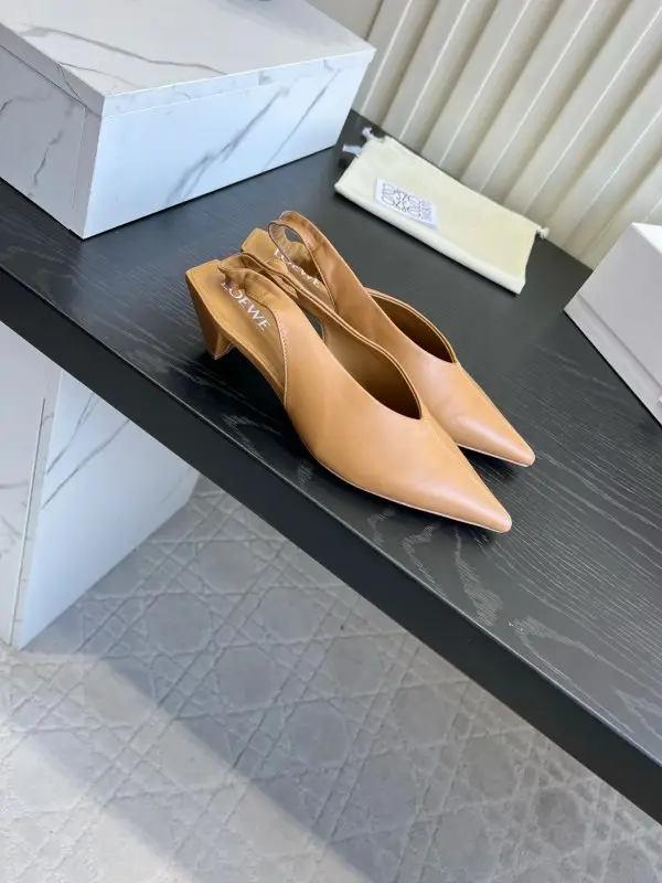 Loewe Туфли с открытой пяткой и острым носком — Фото 3