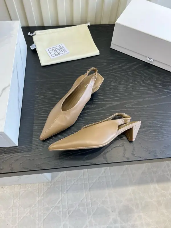 Loewe Туфли с открытой пяткой и острым носком — Фото 4