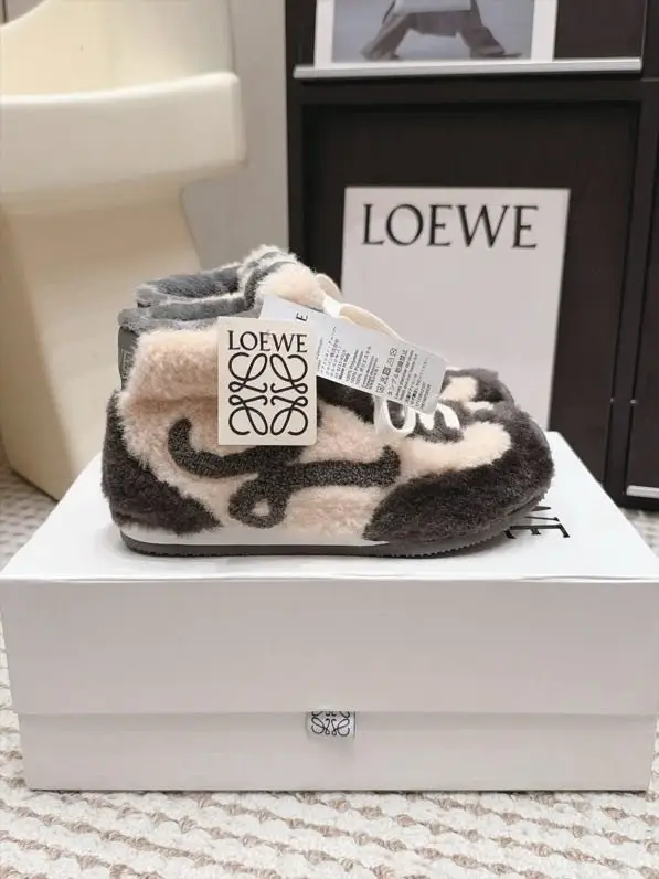 Loewe — Кросівки хутряні