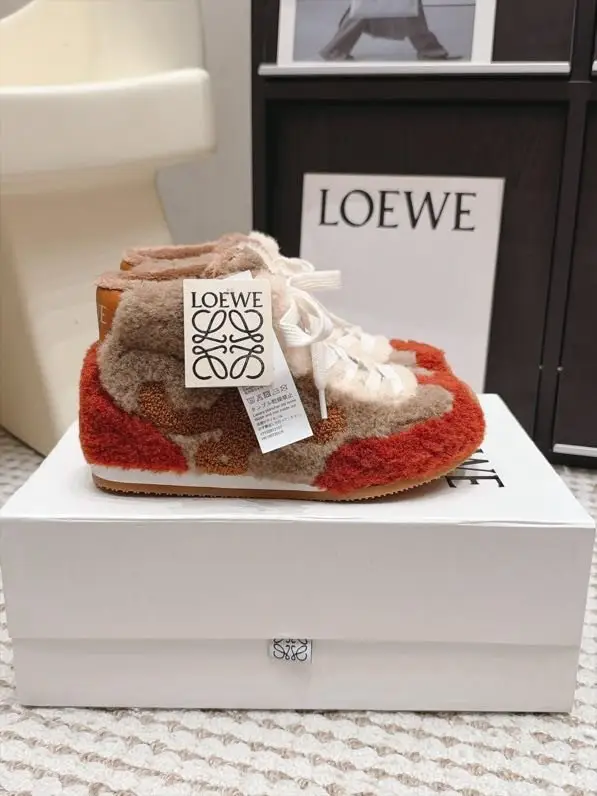 Loewe — Кросівки хутряні