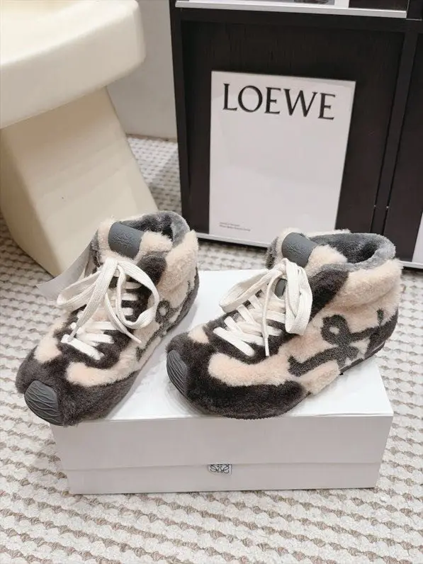 Loewe Кроссовки меховые — Фото 4