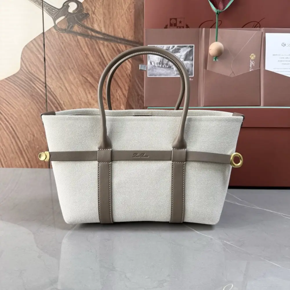 Loro Piana — A bag шопер women's Ghiera Shopper 28 cm