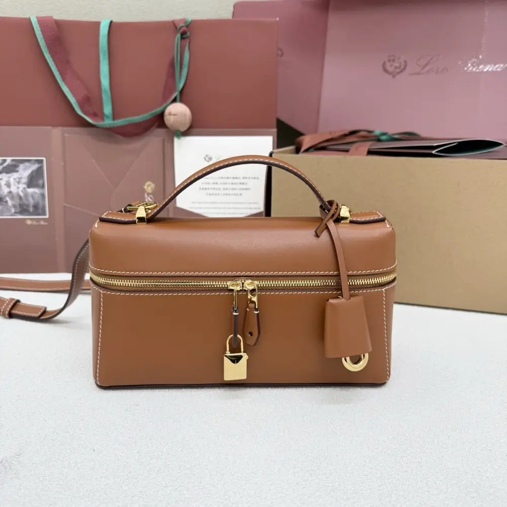 Loro Piana A bag women's Extra Bag L23 — Photo 1