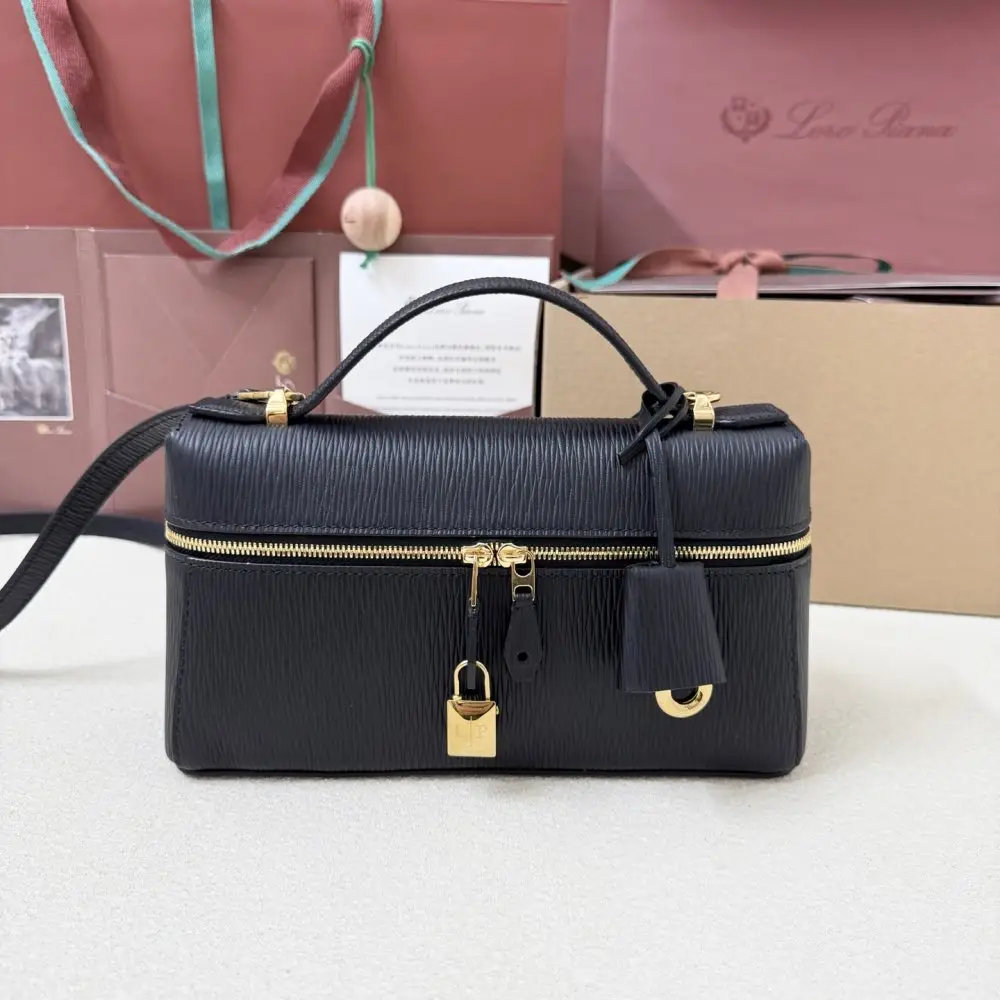 Loro Piana — A bag women's Extra Bag L23