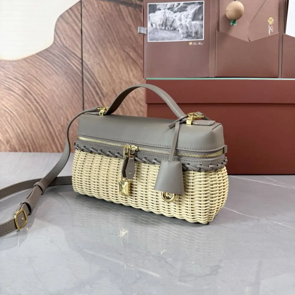 Loro Piana A bag women's Extra Bag L23 — Photo 3