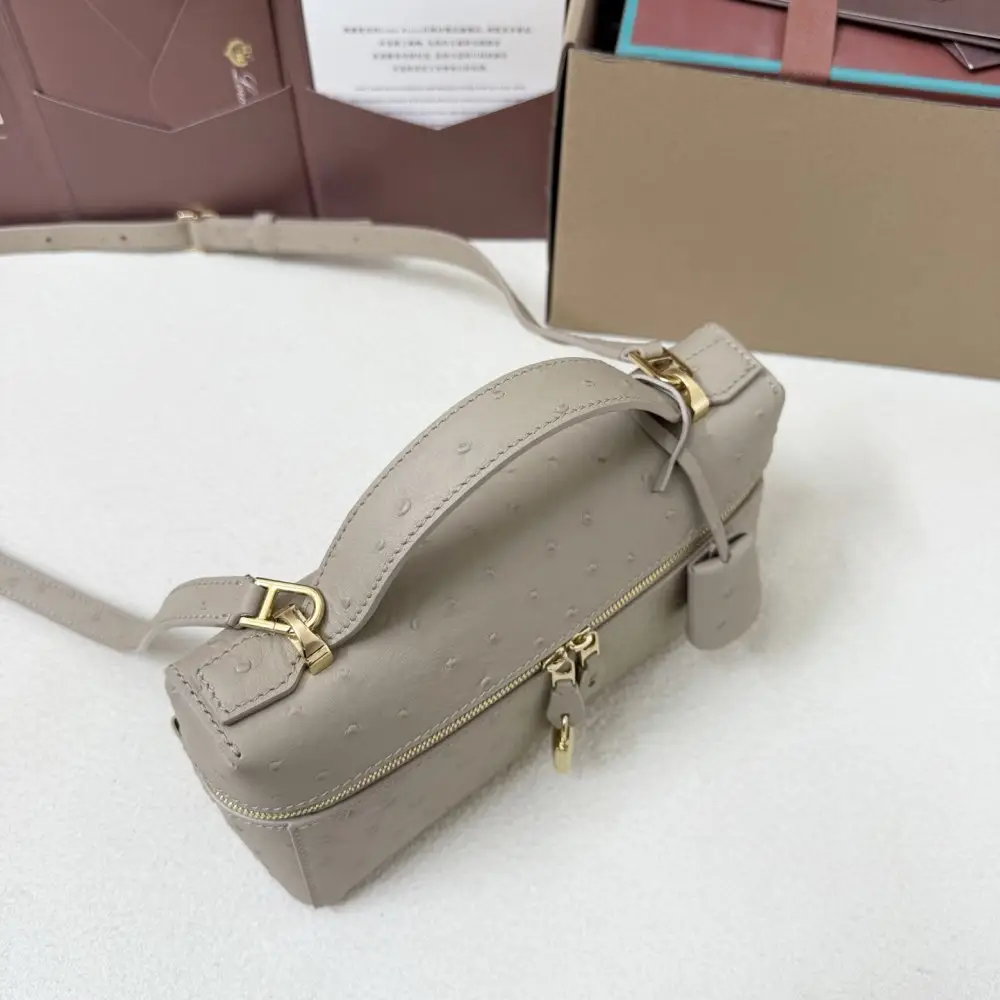 Loro Piana A bag women's Extra Bag L23 — Photo 4