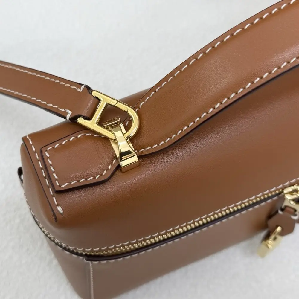 Loro Piana A bag women's Extra Bag L23 — Photo 5