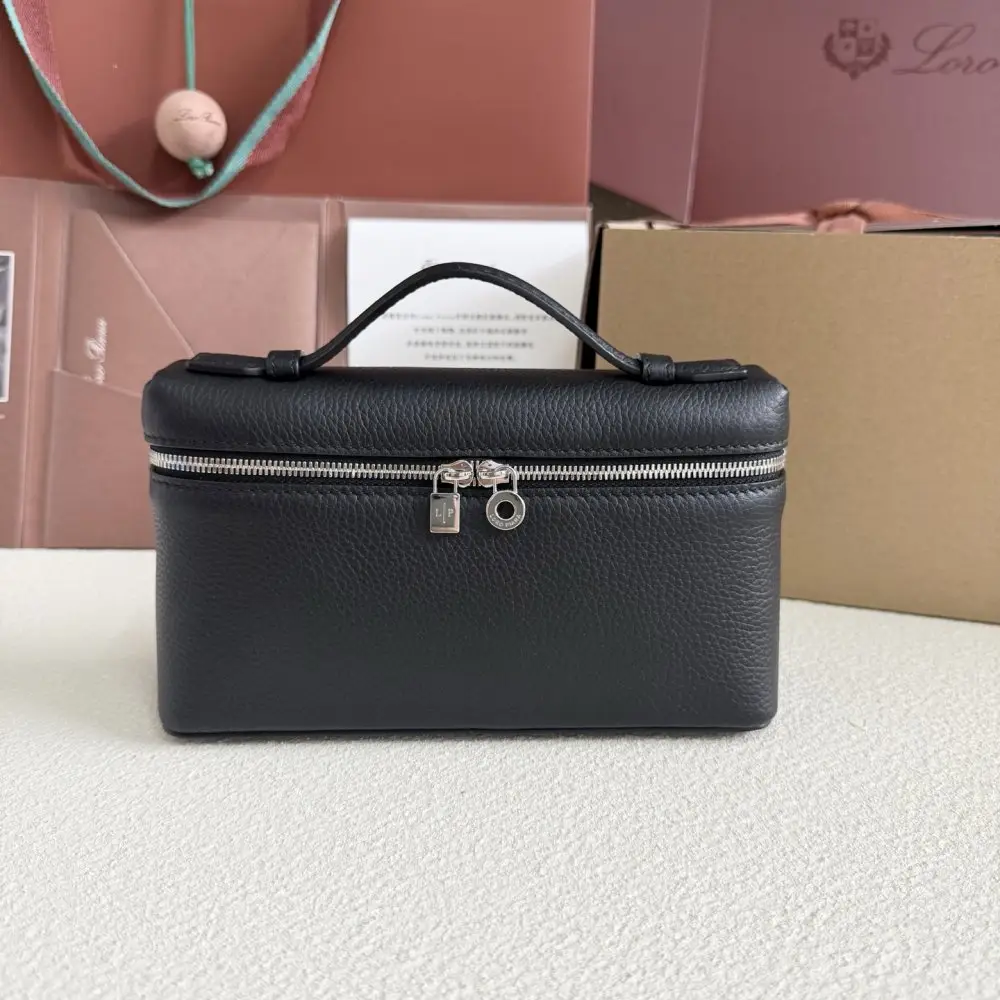 Loro Piana — A bag women's Extra Pocket L19