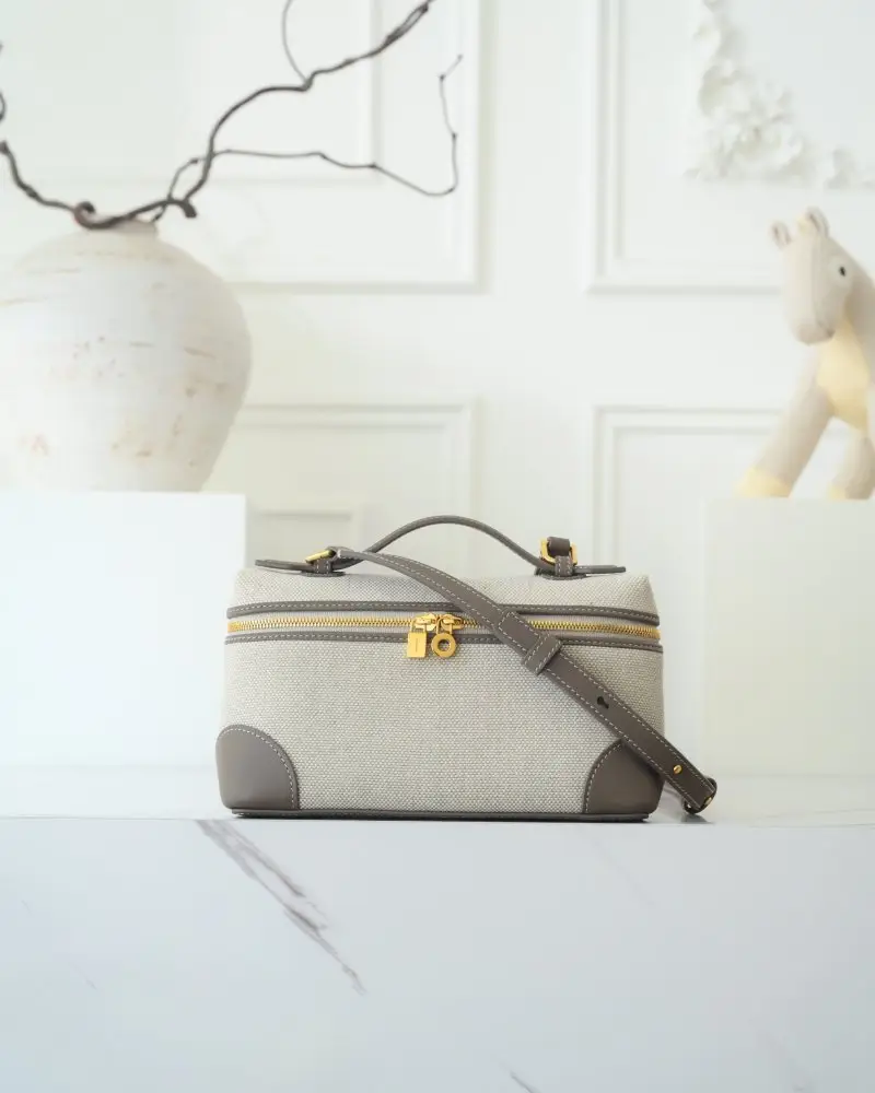 Loro Piana — A bag women's Extra Pocket L19