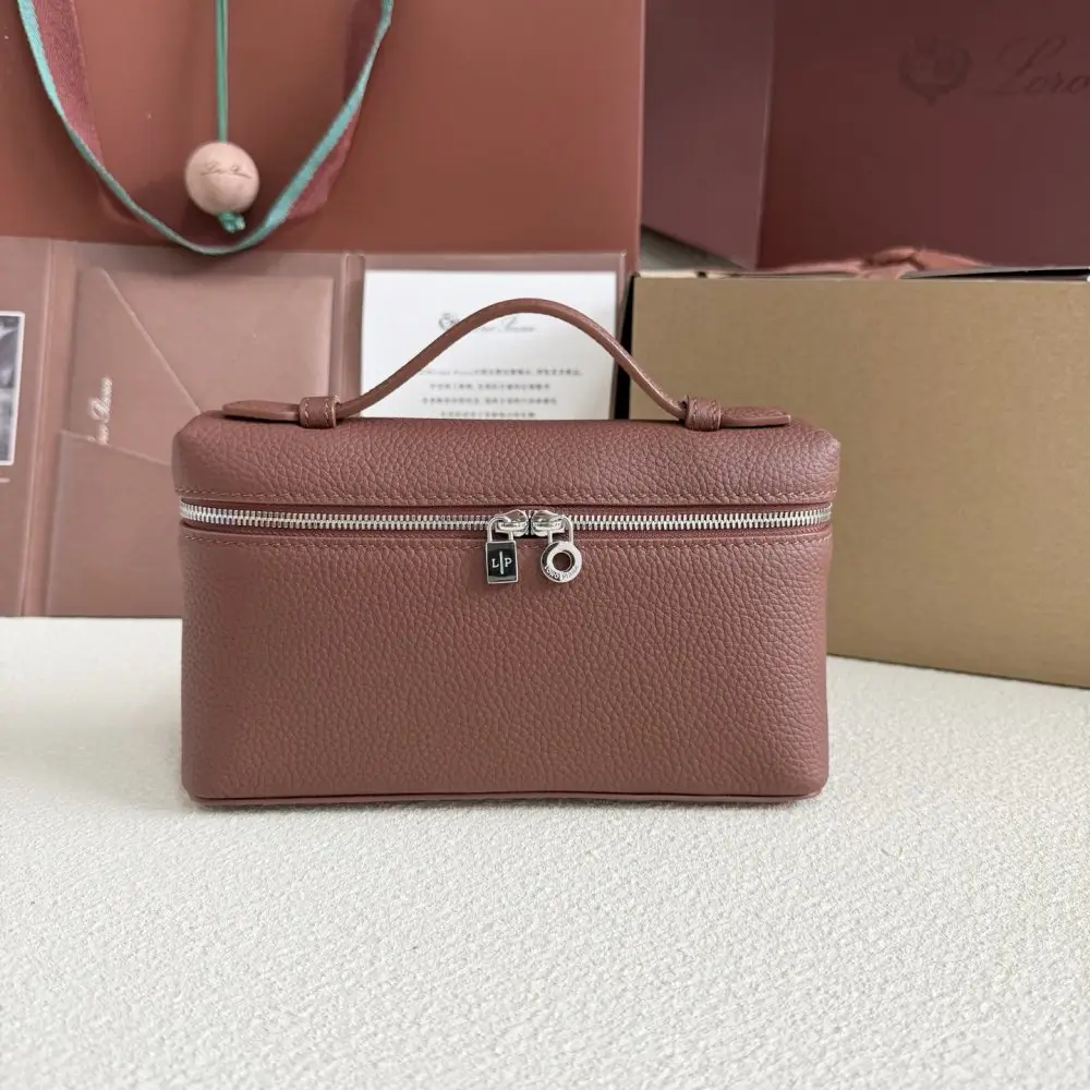 Loro Piana A bag women's Extra Pocket L19 — Photo 1