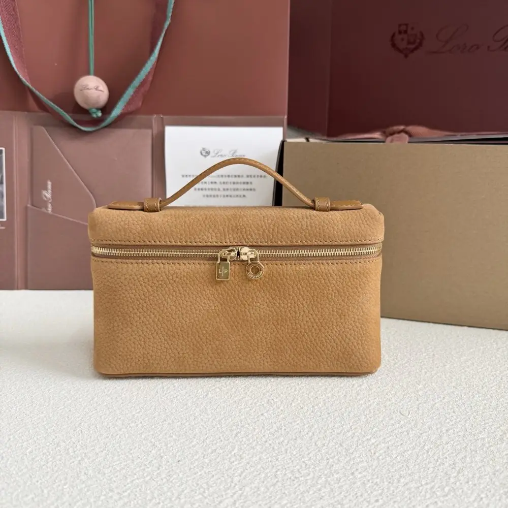 Loro Piana A bag women's Extra Pocket L19 — Photo 1
