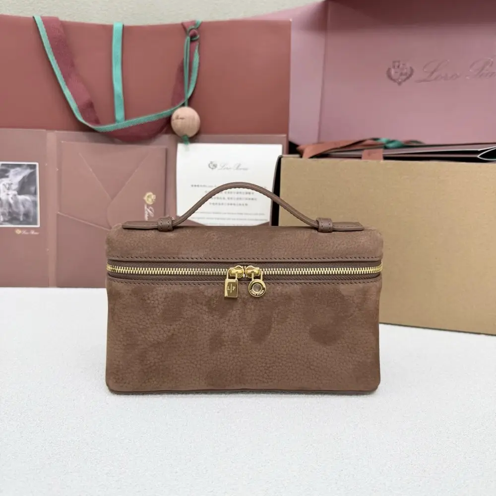 Loro Piana A bag women's Extra Pocket L19 — Photo 1