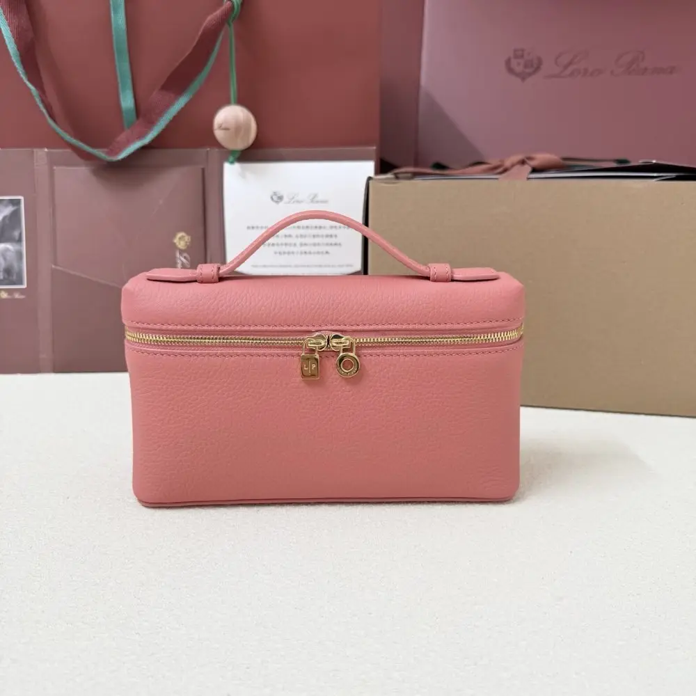 Loro Piana — A bag women's Extra Pocket L19