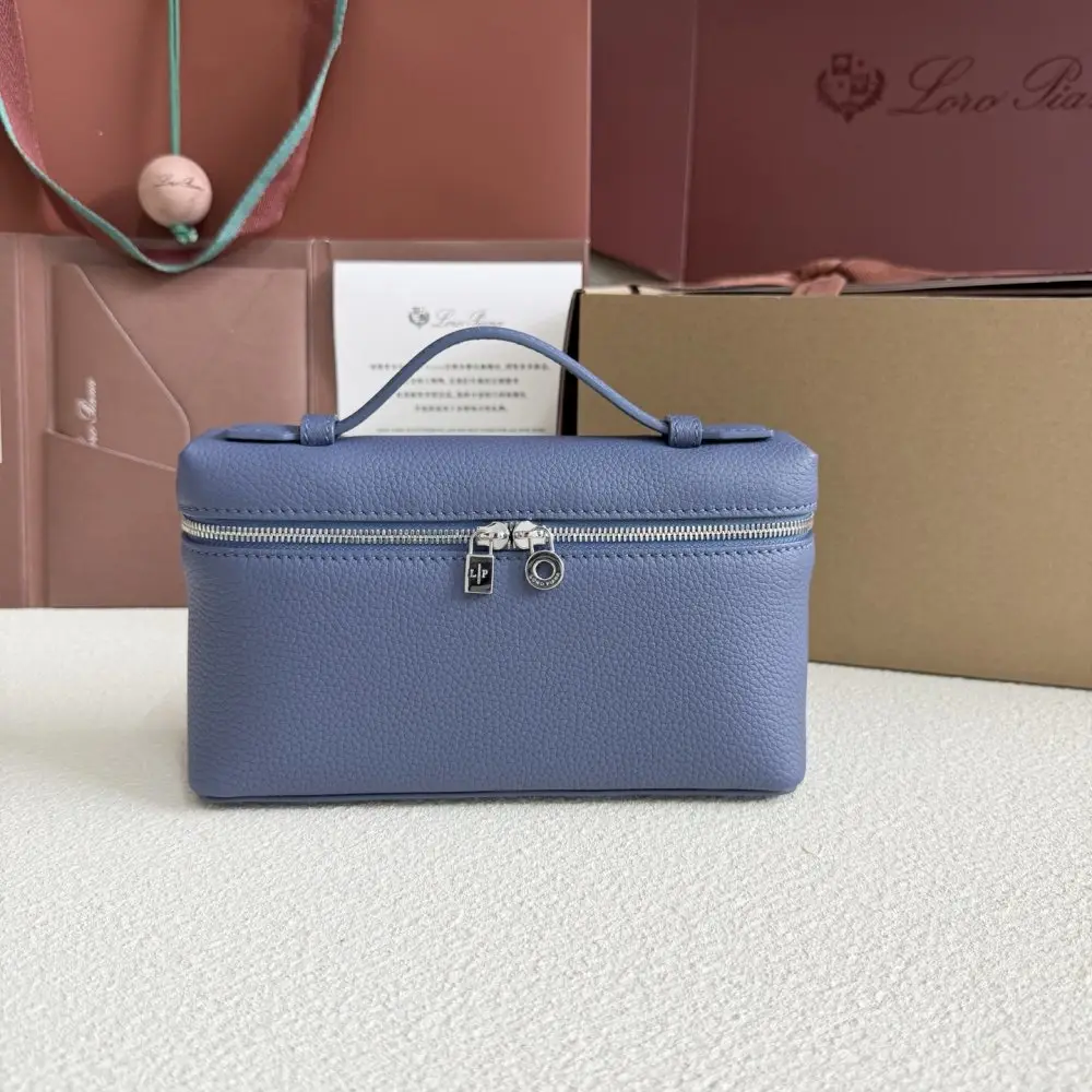 Loro Piana A bag women's Extra Pocket L19 — Photo 1