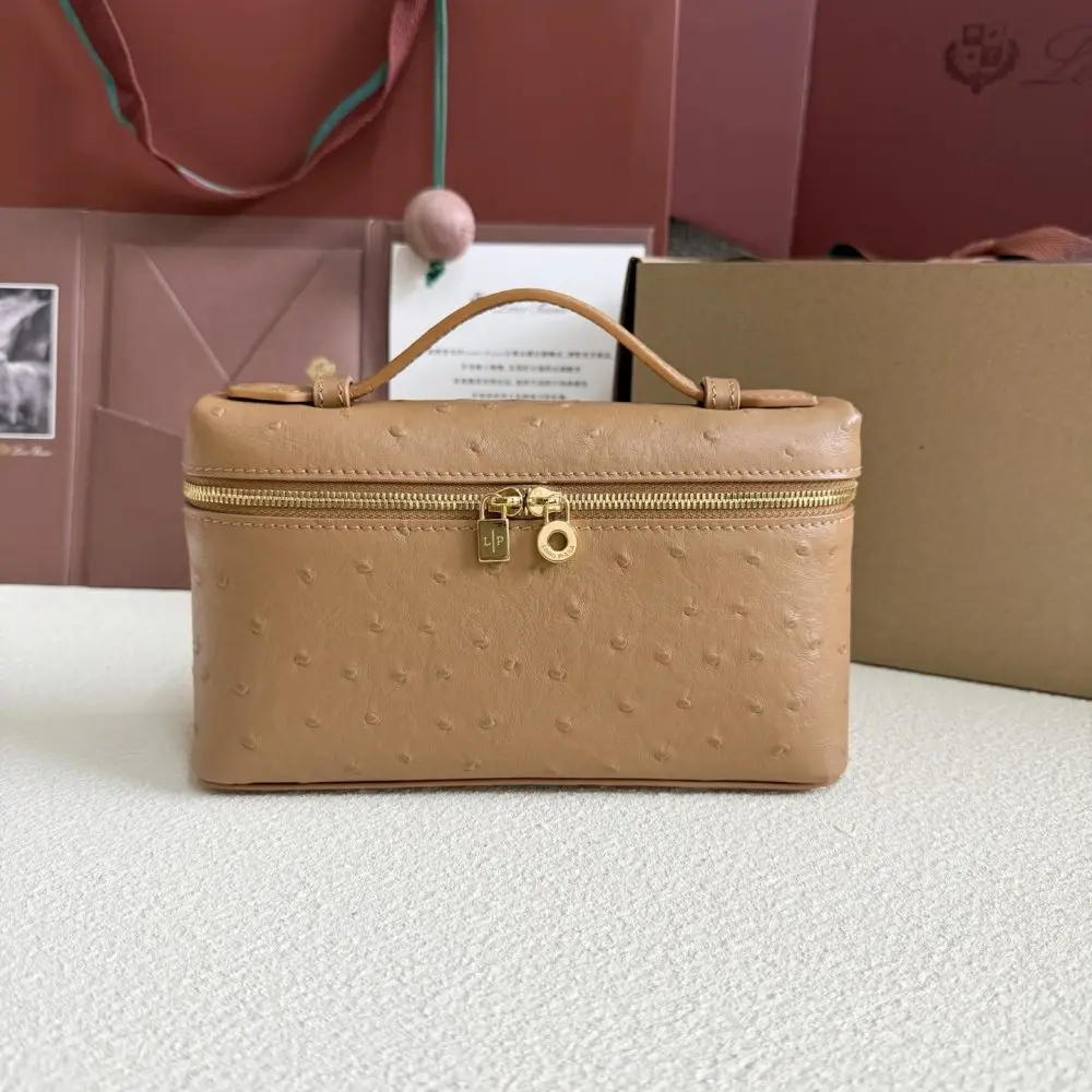 Loro Piana A bag women's Extra Pocket L19 — Photo 1