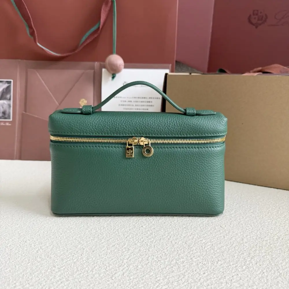 Loro Piana A bag women's Extra Pocket L19 — Photo 1