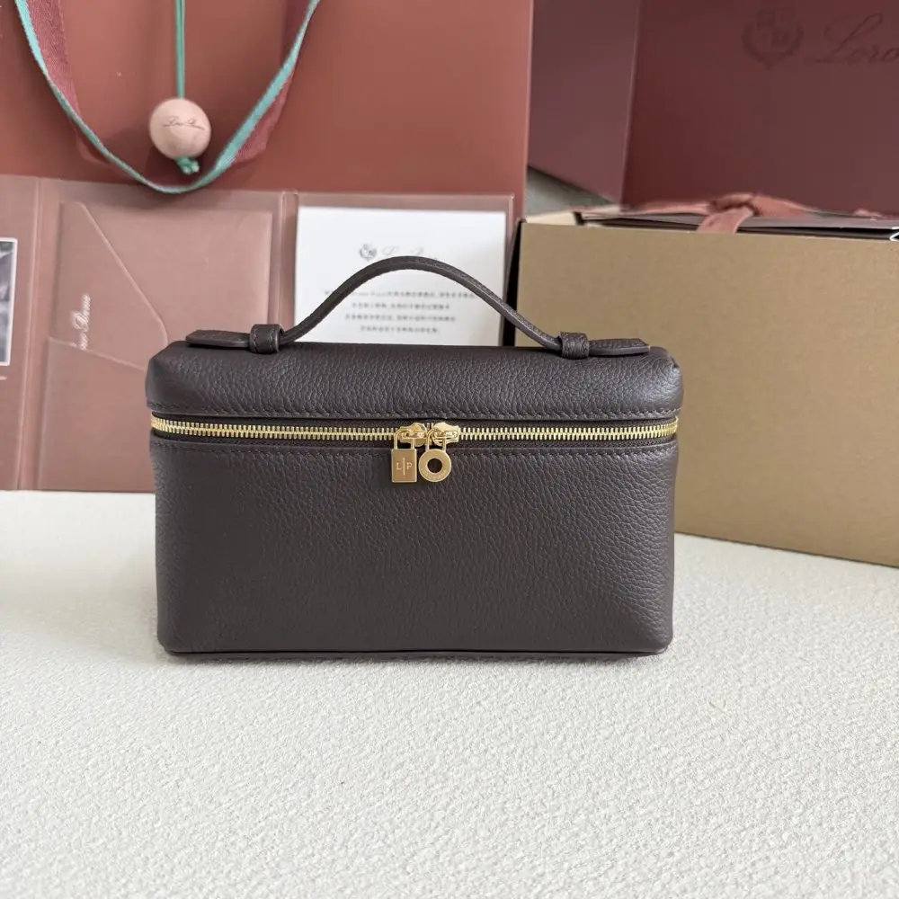 Loro Piana A bag women's Extra Pocket L19 — Photo 1