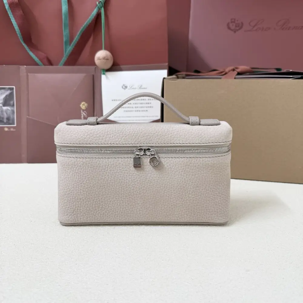 Loro Piana — A bag women's Extra Pocket L19