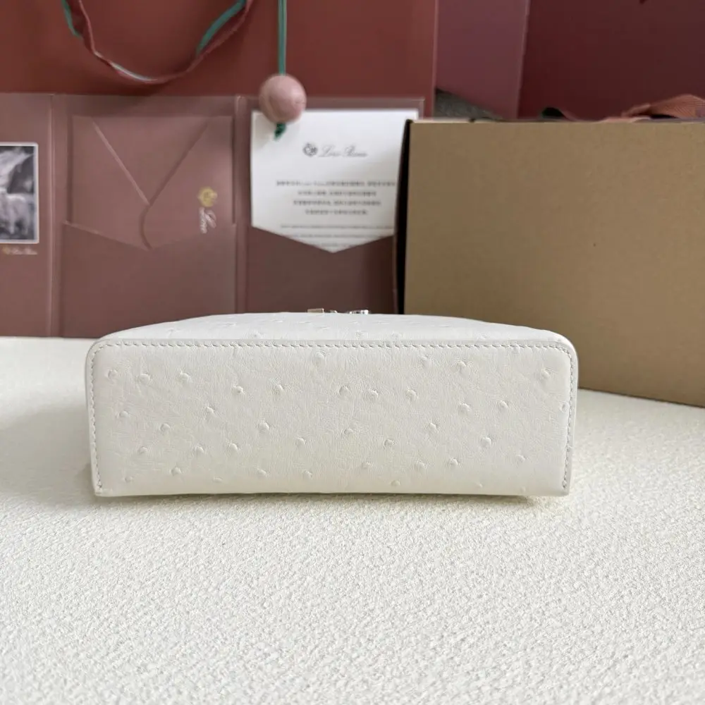 Loro Piana A bag women's Extra Pocket L19 — Photo 2