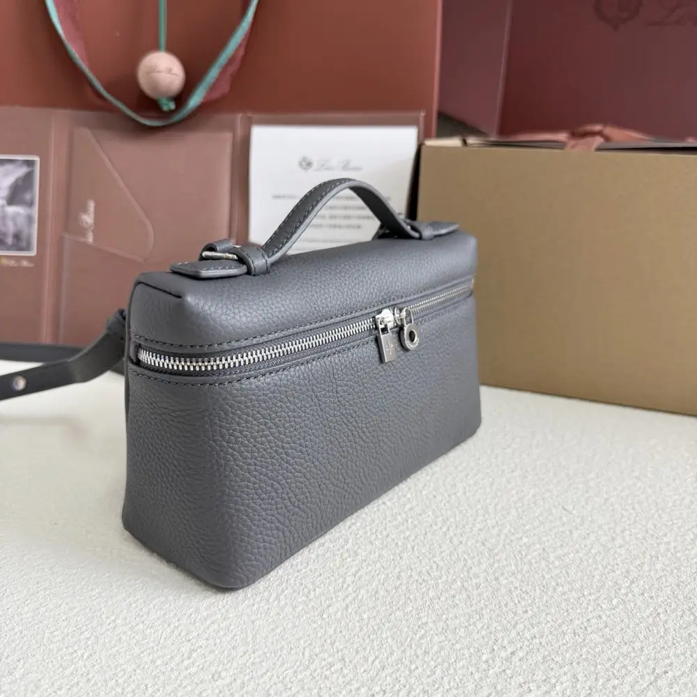 Loro Piana A bag women's Extra Pocket L19 — Photo 2