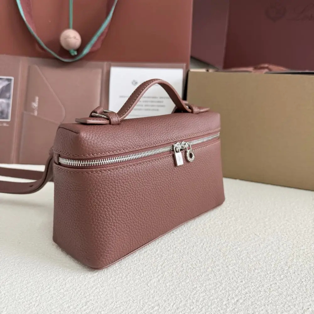 Loro Piana A bag women's Extra Pocket L19 — Photo 2