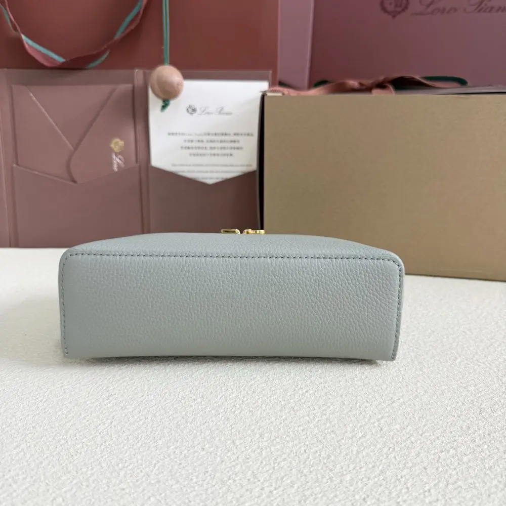 Loro Piana A bag women's Extra Pocket L19 — Photo 2