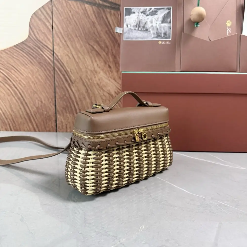 Loro Piana A bag women's Extra Pocket L19 — Photo 2