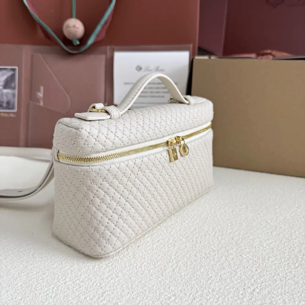 Loro Piana A bag women's Extra Pocket L19 — Photo 2