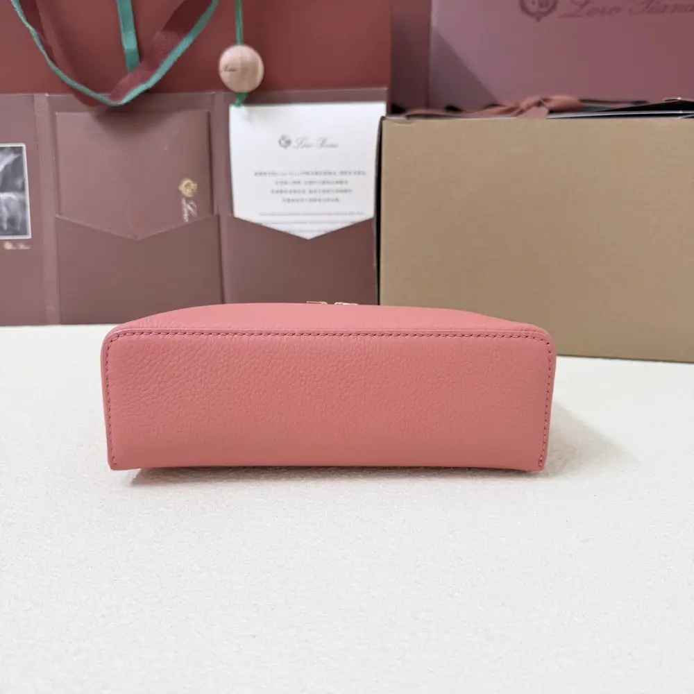 Loro Piana A bag women's Extra Pocket L19 — Photo 2