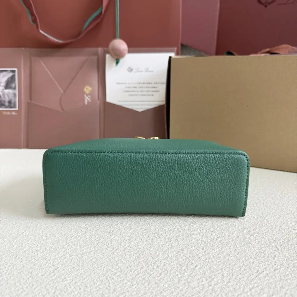 Loro Piana A bag women's Extra Pocket L19 — Photo 2