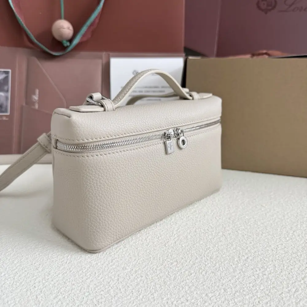 Loro Piana A bag women's Extra Pocket L19 — Photo 2