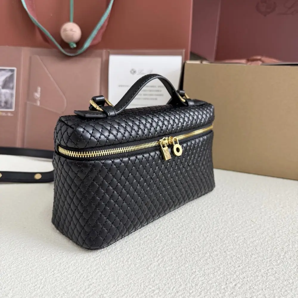 Loro Piana A bag women's Extra Pocket L19 — Photo 2