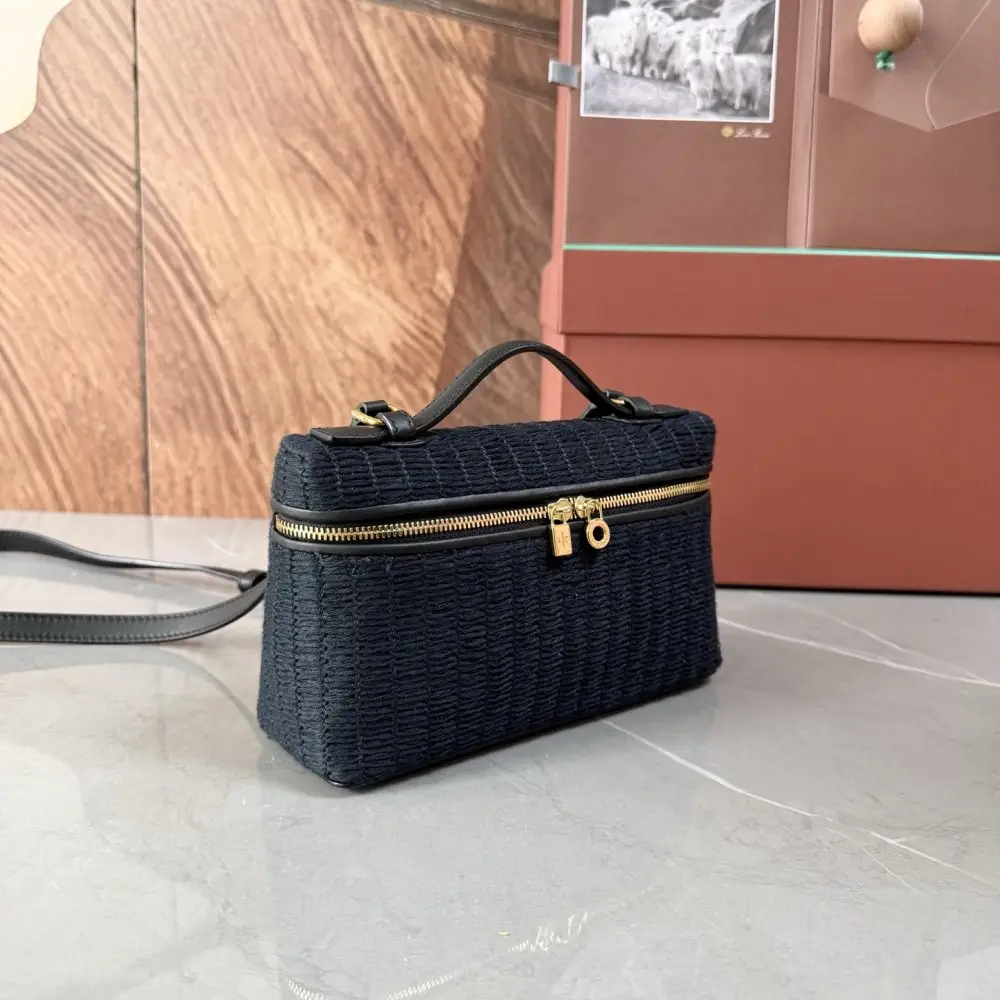 Loro Piana A bag women's Extra Pocket L19 — Photo 2