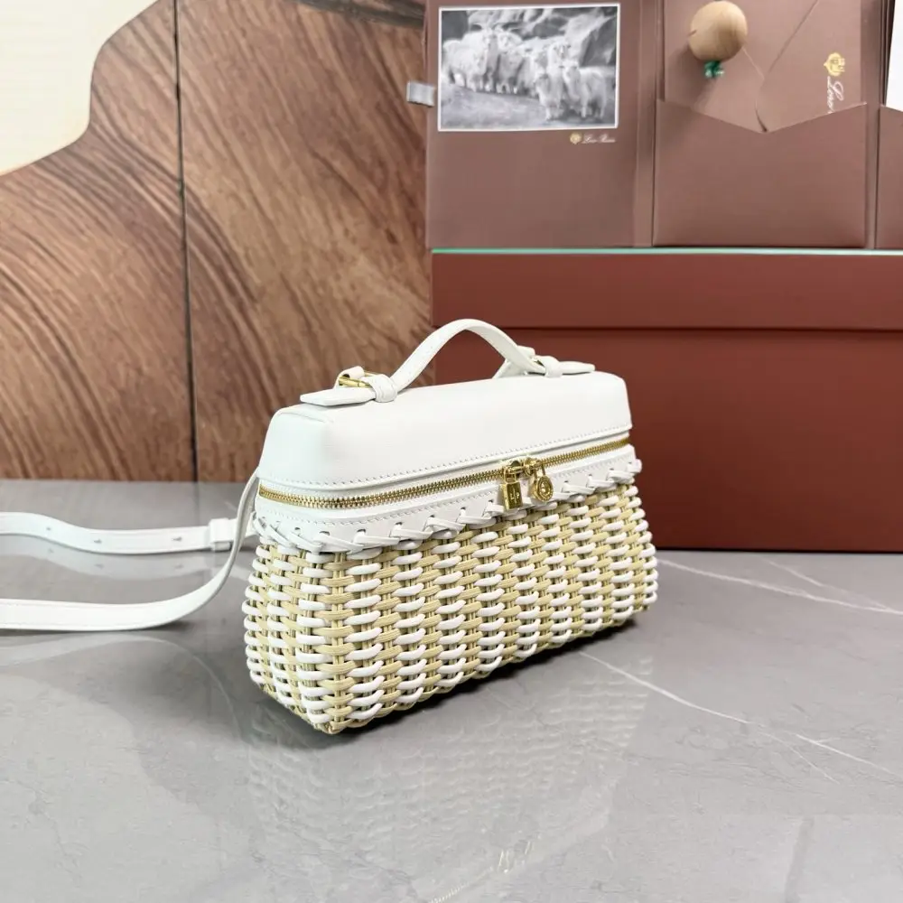 Loro Piana A bag women's Extra Pocket L19 — Photo 2