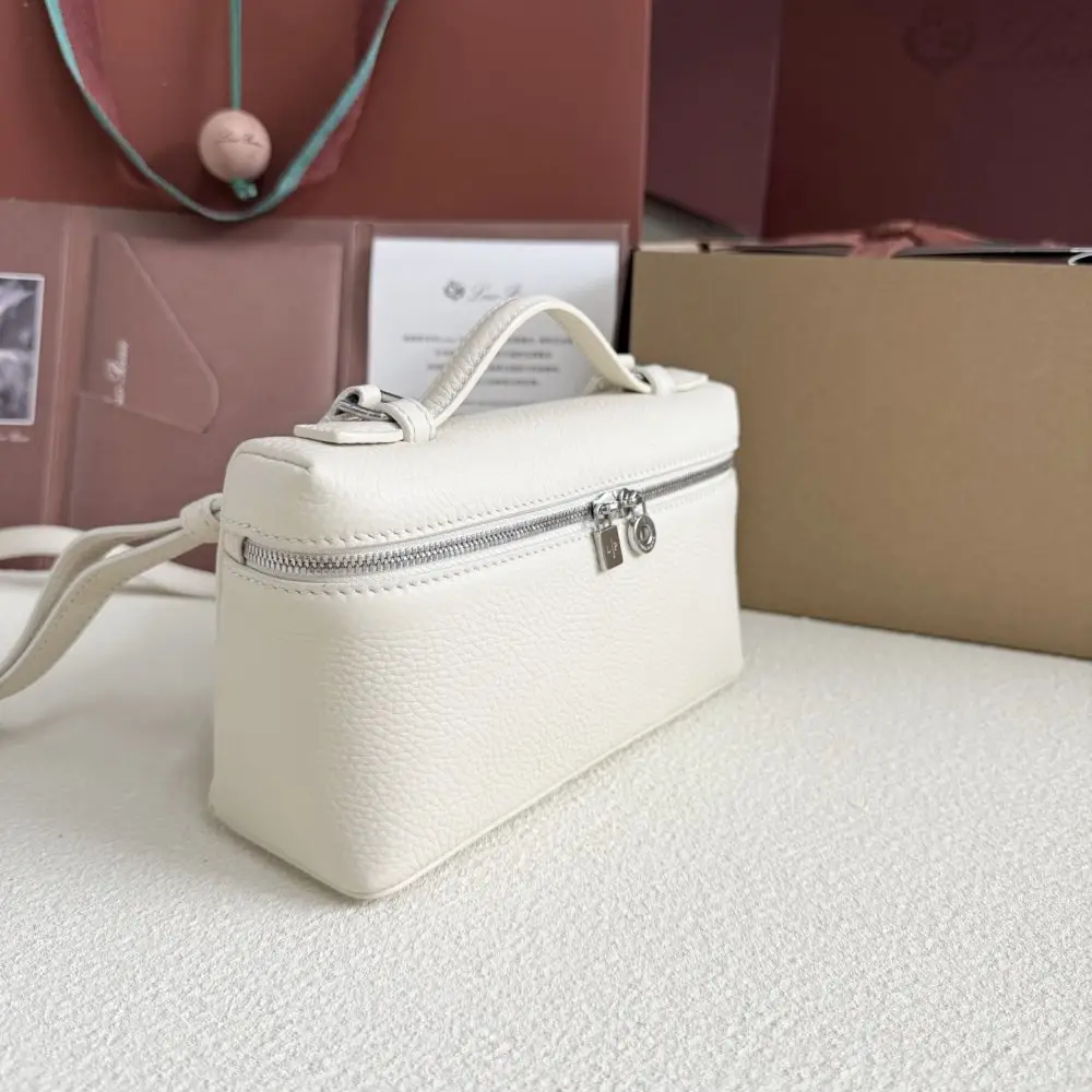 Loro Piana A bag women's Extra Pocket L19 — Photo 2